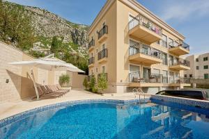 2MONTENEGRO LIMETA APARTMENTS with pool