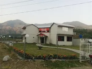 River Dine Hotel & Restaurant - Bālākot