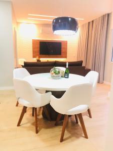 Casa Luxo com piscina a 500 metros da praia