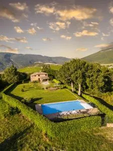 Casale Nasca - Paesaggi e Piscina privata - Gagliole