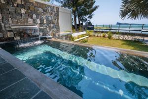 Luxury beachfront duplex, Coin de Mire view / 3Bed