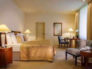 Junior Suite room in Hotel Nassauer Hof