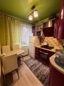 Апартаменти, вул Космонавтів,29, великий Смарт TV , преміум підписки YouTube та онлайн-кінотеатрів, ЗВІТНІ ДОКУМЕНТИ