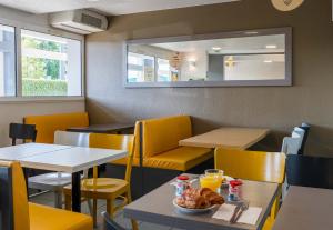 Hotels B&B HOTEL Orleans : photos des chambres