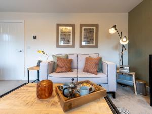 Contemporary 2 bedroom home - Pass the Keys