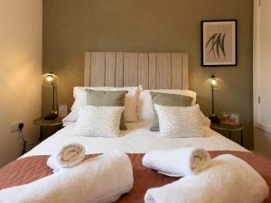 Contemporary 2 bedroom home - Pass the Keys