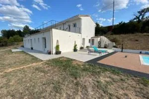 Gite dans les collines - 弗卢尔