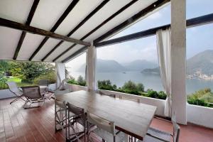 Villa Valeriana - vista esclusiva su Monte Isola - Lago dIseo