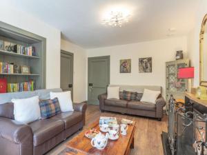 Gate Lodge with Hot Tub