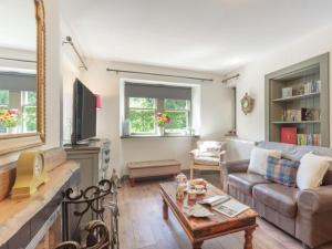 Gate Lodge with Hot Tub