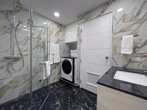 Bliss Patong - 2Br Sea View Condo - Roof Top Pool