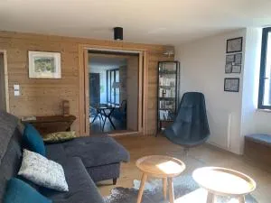 Le Sarana : 75m2, calme, belle vue avec terrasse. - Le Puys