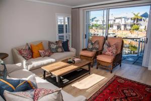 Waterfront- C25 Knysna Quays with pool