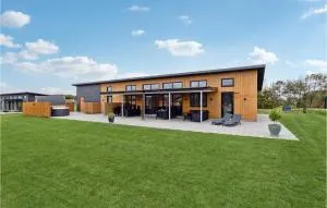 Gorgeous Home In Hadsund With Sauna - Øster Hurup