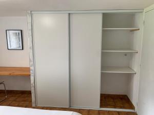 Appartements Appartement familial au bord de la Marne, jardin tropical , piscine, tennis, terrasse, parking gratuit proche Disneyland : photos des chambres