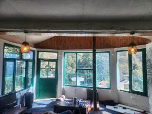 LAshrum Cafe & Inn