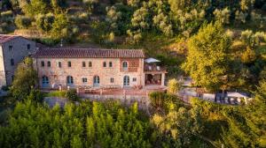 Villa Alice, panoramic stone farmhouse to sleep 10