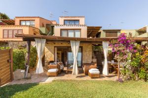 Luna Bay Home Retreat con vista sulla baia di Porto Luna a 2 km da Villasimius