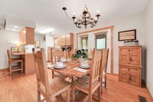 6 Mi to Branson Strip! Lakefront Home with Fireplace