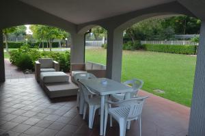 Studio with Garden View