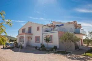 Gabi Rooms & Studio Apartment - Gulin