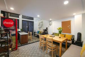 Downtown Hostel & Rooftop Bar