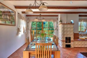 Mountain house Rupicapra with Sauna and Outdoor Hot Tub