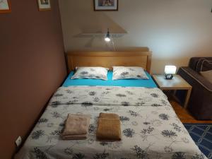 BY THE PARK free parking