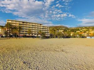 Appartements Appartement 2 pieces, 4 couchages, climatise avec Wi-Fi et garage - Le Lavandou - FR-1-251-293 : photos des chambres