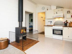 6 person holiday home in Fårvang
