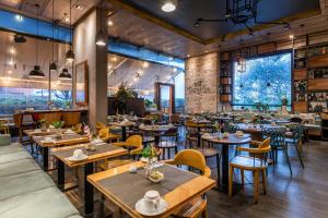 Hotel 100 Luxury Suites by Preferred