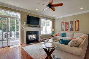 6 Mi to Rehoboth Beach Townhome with Pool Access!