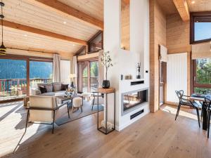 Chalet mitoyen exceptionnel à Courchevel 1650, 4 chambres en suite, animaux admis - FR-1-563-137