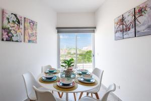 Primer Piso condo , 3 Recamaras+2.5 baños +alberca