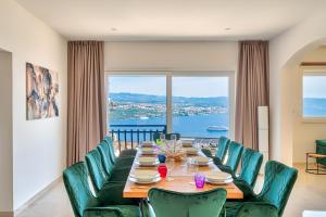 Villa Esarjo with Heated Pool and Sea View