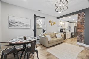 Workfriendly home with priv yard, near downtown - 3hvězdičkové hotely ve městě Jeffersonville