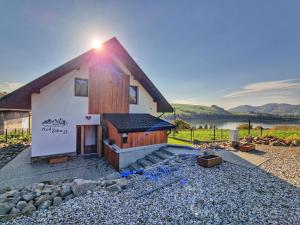 Nad Zalew dom z basenem letnim, jacuzzi i sauną, jezioro i trasa Velo Czorsztyn w pobliżu