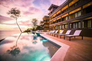 360 Splendor - Ocean-View Condo #204 in Luxury Flamingo-Complex