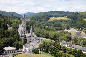 21, avenue Bernadette Soubirous, Lourdes 65100, France.