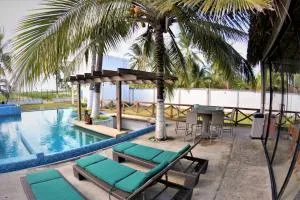 Casa Maja - Frontera