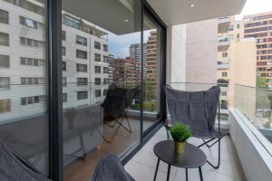 AC- Metro, Mall, parking ps