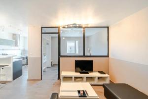 Nice 34 m near La Confluence