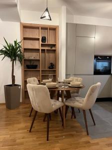 City LEKS apartment
