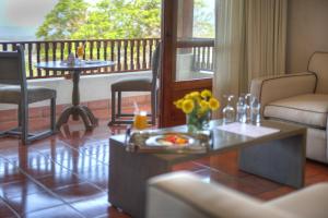 Alta Las Palomas Hotel