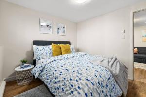 Quite 1 bedroom apartment.