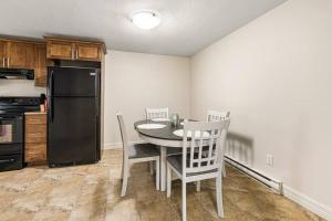 Quite 1 bedroom apartment.