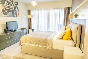 Downtown Oasis - Spacious Modern 3-BR Flat near Beachpark