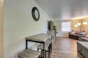 Green Bay Vacation Home: Half Mi to Lambeau Field!
