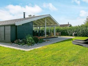 Holiday home with Baring Vig view