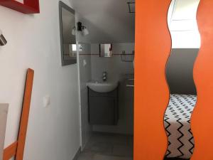 Gîte tout confort près du circuit des 24H du Mans - 3 chambres, jardin et parking privé - FR-1-410-261